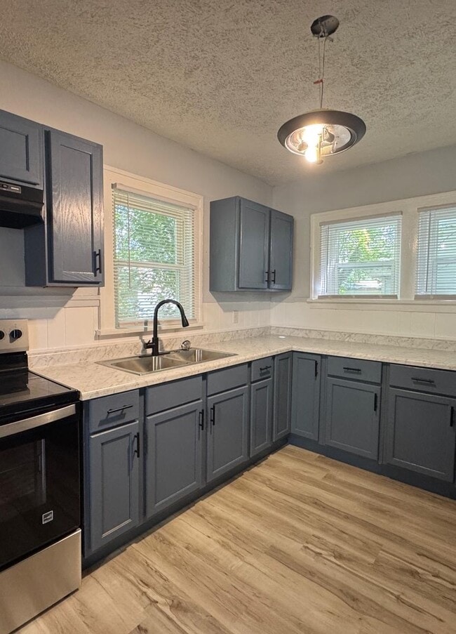 property at 401 Altgeld St