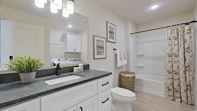 Arabella Apartments in Independence, MO - Building Photo - Building Photo