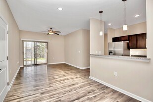 Hyde Glen in Charlotte, NC - Building Photo