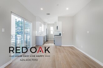4506 Esmeralda St, Unit 3 in Los Angeles, CA - Foto de edificio - Building Photo