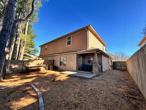 1237 N Sicily Ln in Fayetteville, AR - Foto de edificio - Building Photo