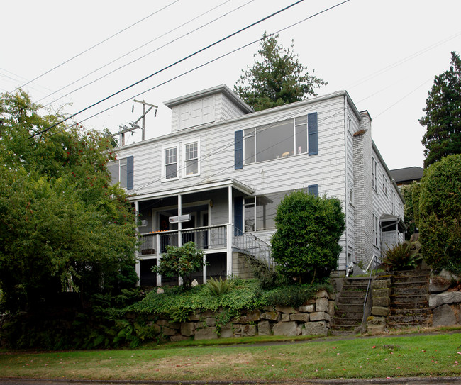 Florentia Apartments in Seattle, WA - Building Photo - Building Photo