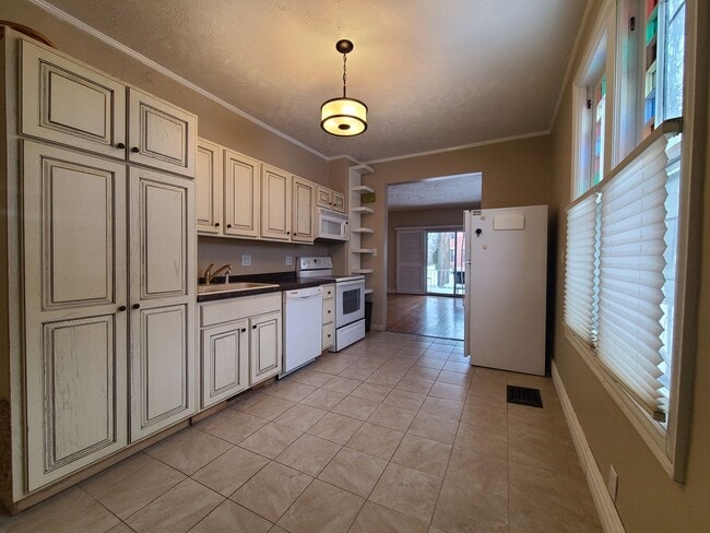 621 State St, Unit Apt. 1 in St. Joseph, MI - Building Photo - Building Photo