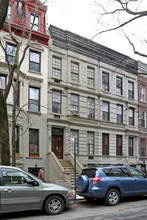 18 W 95th St in New York, NY - Building Photo - Primary Photo