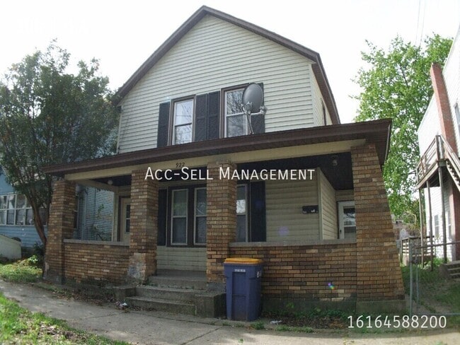 property at 922 Hovey St SW