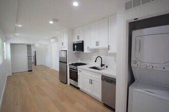 12255 Burbank Blvd in Los Angeles, CA - Building Photo - Building Photo