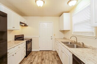 5117 Palmer Dr in Kansas City, MO - Building Photo - Building Photo