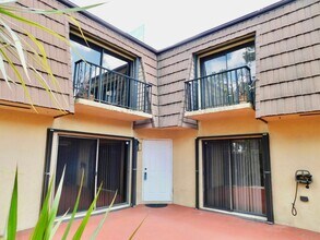 4155 Turnberry Cir in Greenacres, FL - Building Photo - Building Photo
