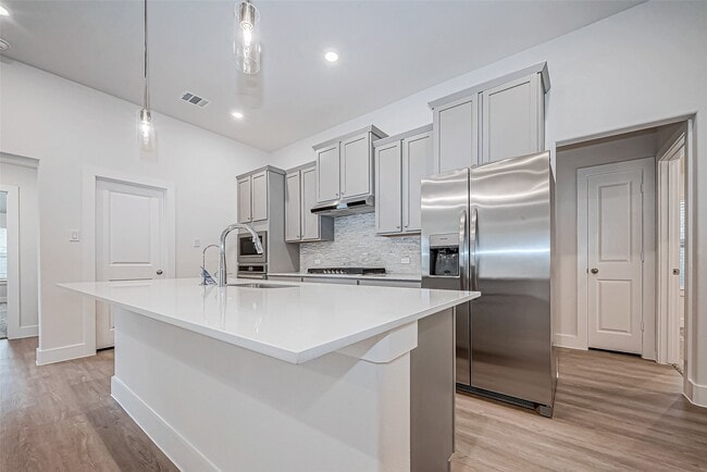 property at 4934 Finns Lndg St