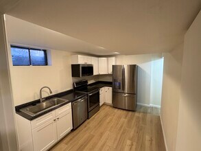 6085 W Arkansas Ave in Lakewood, CO - Foto de edificio - Building Photo