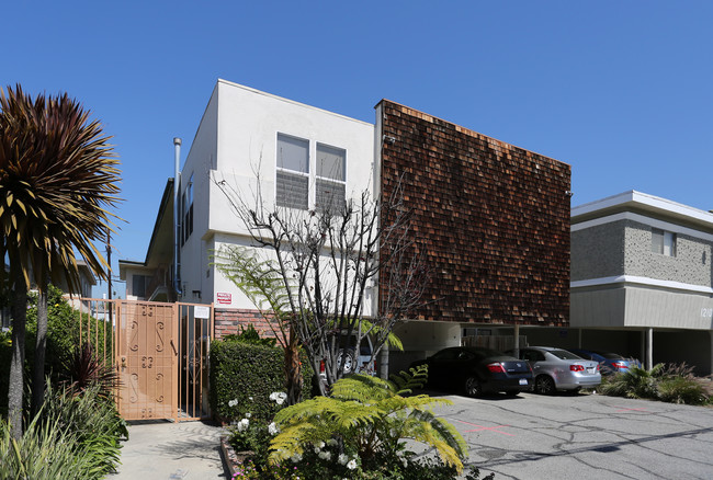 12103 Pacific Ave in Los Angeles, CA - Building Photo - Building Photo