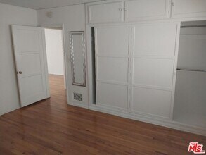 8559 Holloway Dr in West Hollywood, CA - Building Photo - Building Photo