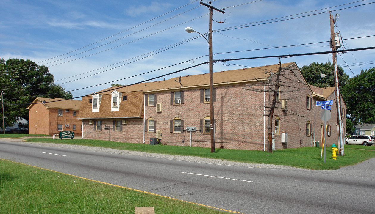 Princess Court Apartments in Norfolk, VA - Building Photo