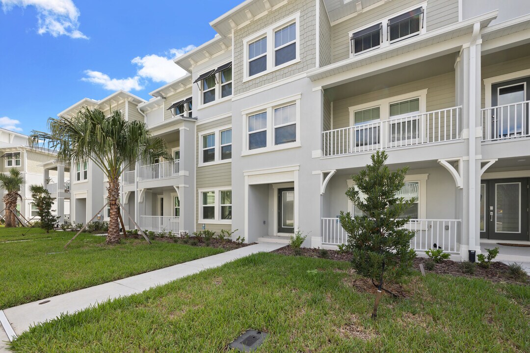 3463 Silent Gdns Cv in Wesley Chapel, FL - Building Photo