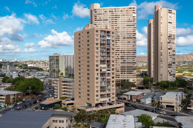 Kapiolani Royale in Honolulu, HI - Building Photo - Building Photo