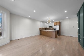 2134 N Bingham St in Chicago, IL - Foto de edificio - Building Photo