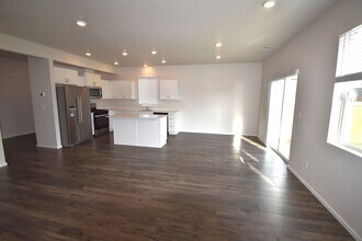 4850 Milo Ct NE in Salem, OR - Building Photo - Building Photo