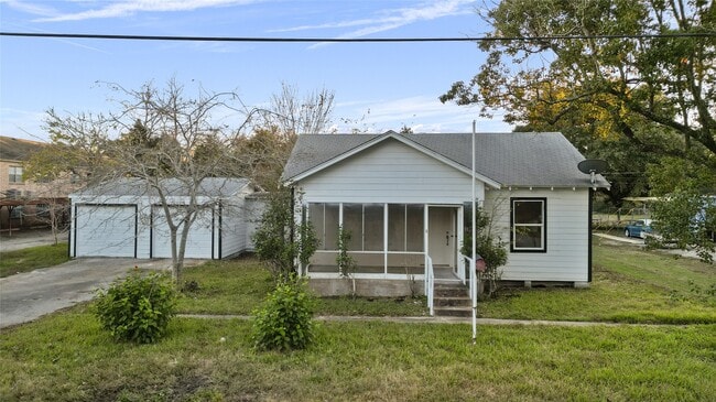 property at 2027 Scott St
