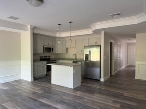 74 Rockingham Rd in Derry, NH - Building Photo - Building Photo