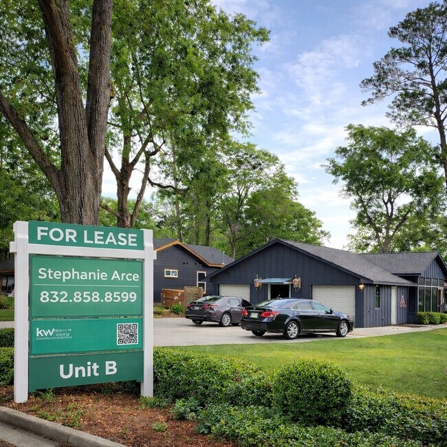 1604 Hailey St in Conroe, TX - Building Photo - Building Photo