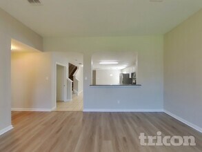 9101 Wagon Trail in Aubrey, TX - Foto de edificio - Building Photo