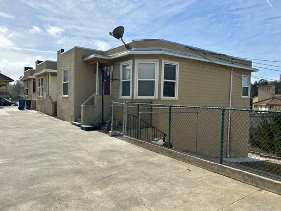 412-414 E St in Colma, CA - Building Photo