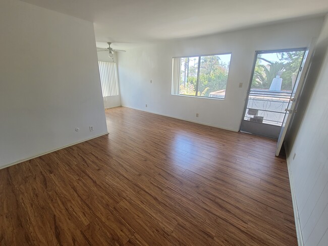 10419 Regent St, Unit 2 in Los Angeles, CA - Building Photo - Building Photo