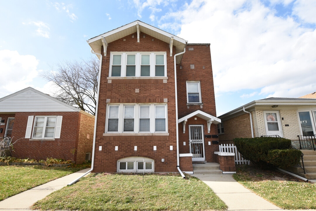 5130 N Austin Ave in Chicago, IL - Building Photo
