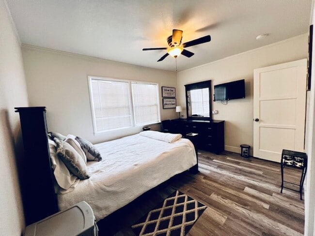 13612 Charlemagne Ave in Bellflower, CA - Building Photo - Building Photo