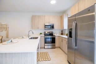 The Mallory Townhomes in Ft. Myers, FL - Building Photo