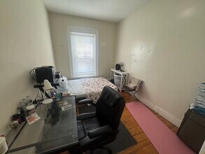 247 Roxbury St, Unit 4B in Boston, MA - Foto de edificio - Building Photo