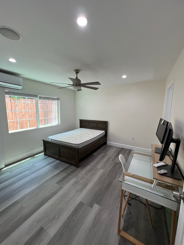 3720 Elm Ave in Long Beach, CA - Building Photo - Building Photo