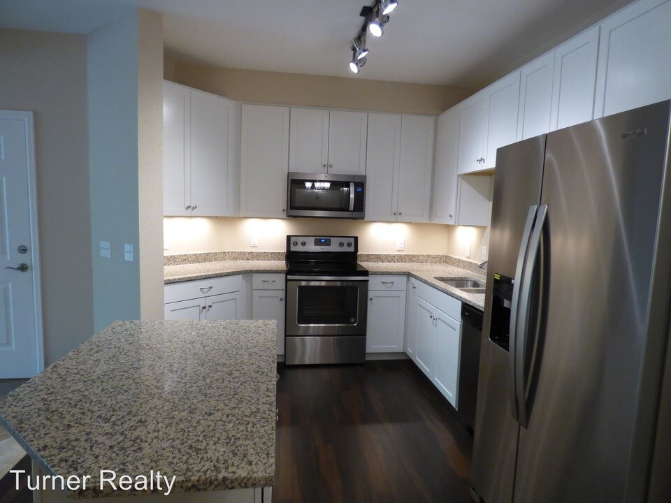 804 Summer Hawk Dr-Unit -#9207 in Longmont, CO - Building Photo