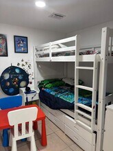 9365 Fontainebleau Blvd in Miami, FL - Building Photo - Building Photo