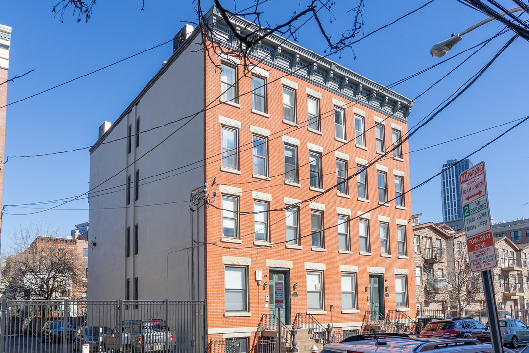 250 York St in Jersey City, NJ - Foto de edificio