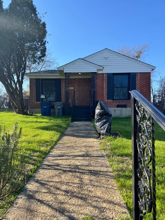 1517 Glen Ave in Dallas, TX - Foto de edificio