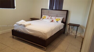 2826 Monroe St in Hollywood, FL - Building Photo - Building Photo