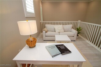 251 Indies Dr E in Naples, FL - Building Photo - Building Photo