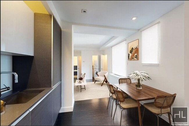 Penthhouse 1 bedroom 1 bathroom with Laundry / Doorman/ Gym / Roof deck/ WEST END AVENUE in New York, NY - Foto de edificio - Building Photo