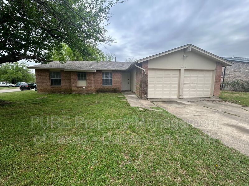 1404 Mesa Dr in Arlington, TX - Building Photo