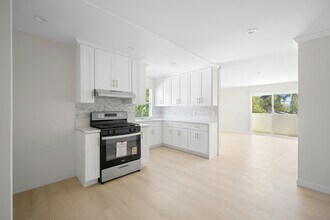 5228 Auckland Ave, Unit 3 in North Hollywood, CA - Building Photo - Building Photo