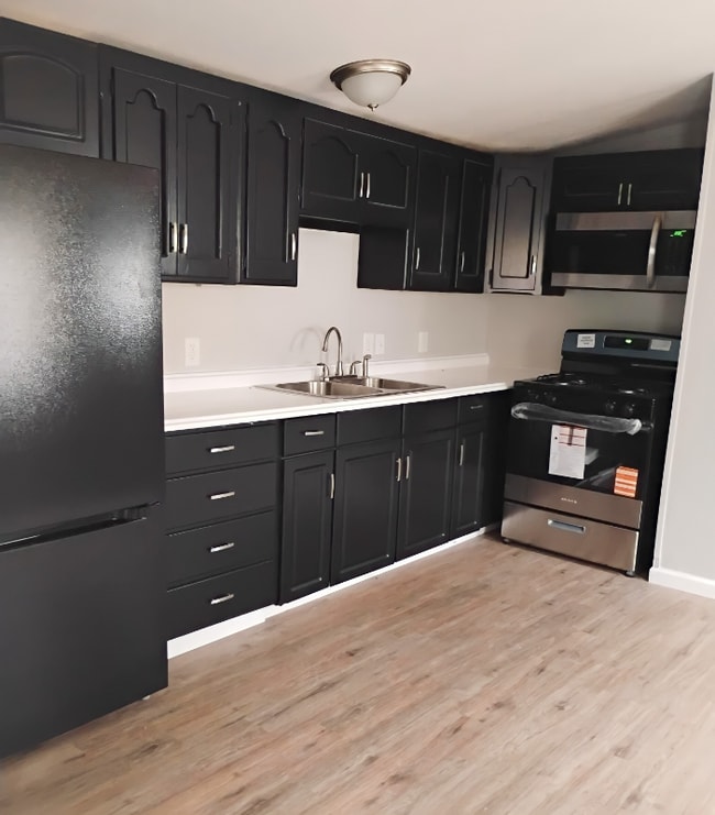 154 Rainbow Dr in Belton, MO - Foto de edificio - Building Photo