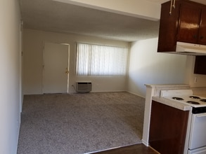 10640 Colima Rd, Unit 00 in Whittier, CA - Foto de edificio - Building Photo