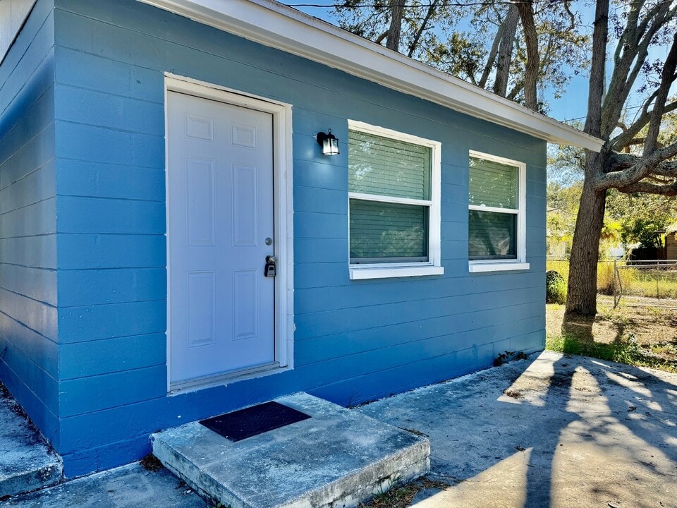 4694 16th Ave S in St. Petersburg, FL - Building Photo