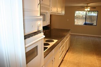 2109 Westminster Dr in Bakersfield, CA - Building Photo - Building Photo