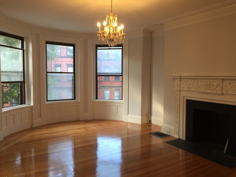 429 Marlborough St, Unit 1 in Boston, MA - Building Photo