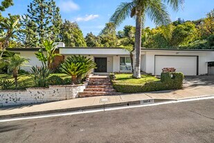 3454 Green Vista Dr in Encino, CA - Building Photo