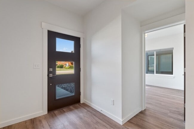 property at 141 A Hawthorne Ct