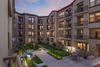 The Core Scottsdale in Scottsdale, AZ - Foto de edificio - Building Photo