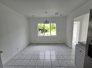 31 SW 10th St in Dania Beach, FL - Building Photo - Building Photo